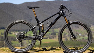 FIRST LOOK: YT IZZO Pro Race