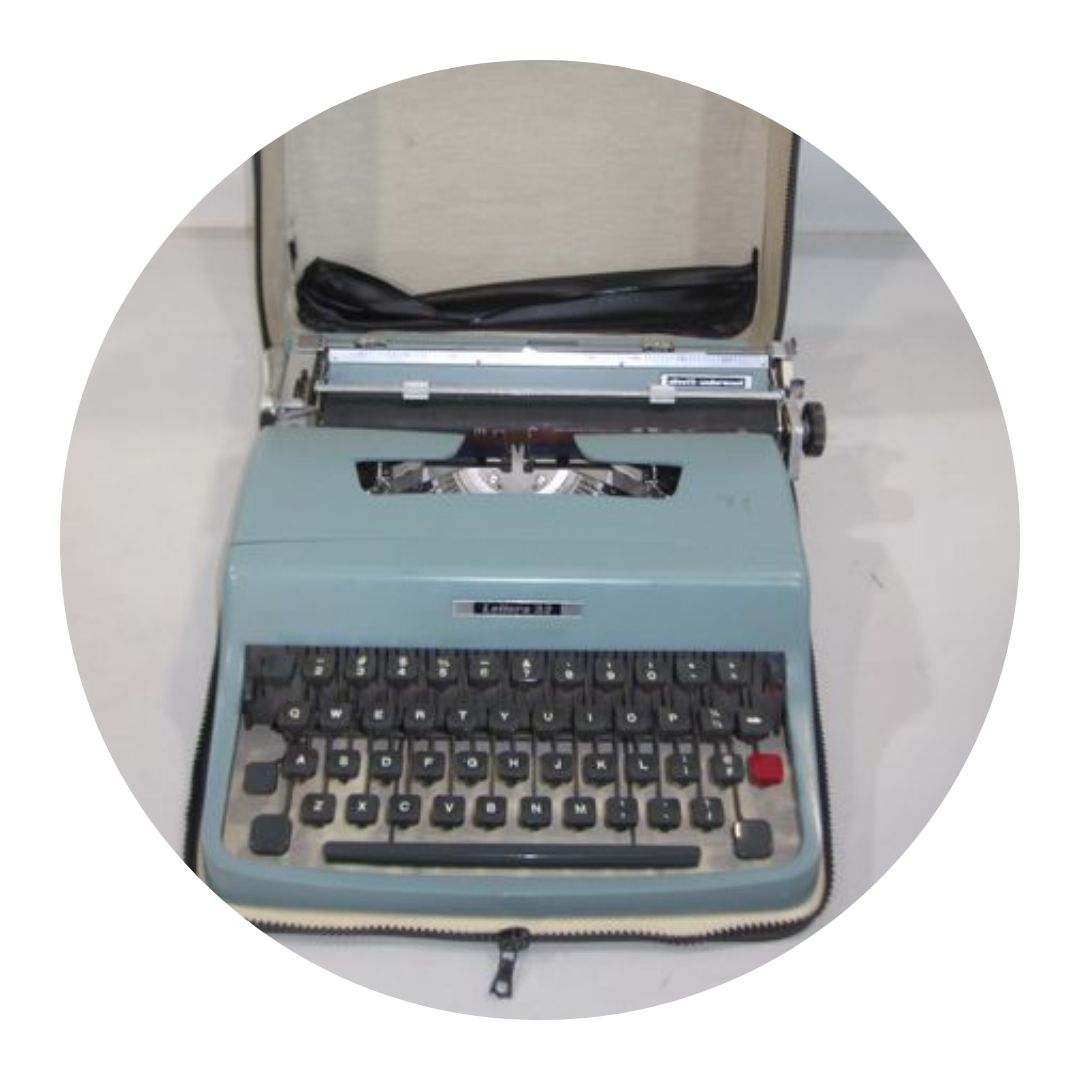 Olivetti-underwood Typewriter Lettera 32