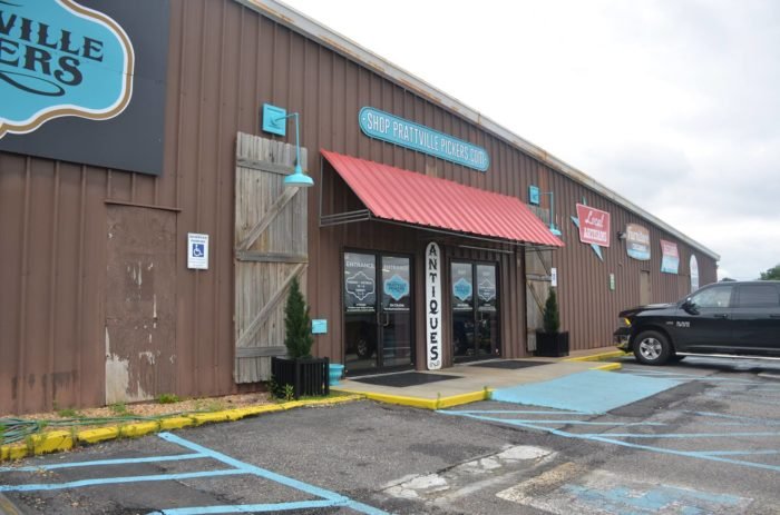 You''ll Never Want To Leave This Massive Antique Mall In Alabama