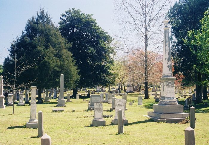 These 9 Haunted Cemeteries In Alabama Are Not For The Faint Of Heart