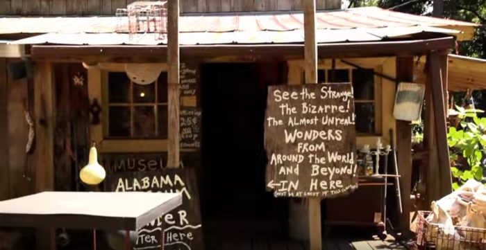 You Don''t Have To Leave Your Car To Enjoy This Quirky Alabama Museum