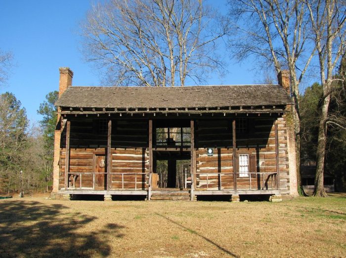 These 8 Historic Log Cabins In Alabama Will Transport You To Another Era