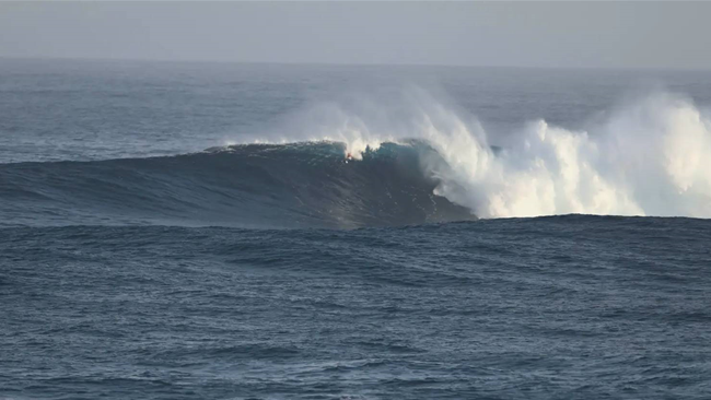 Watch: Bodysurfer''s Solo, Big Wave Session