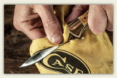 Cleaning a Case Knife with a Chamois