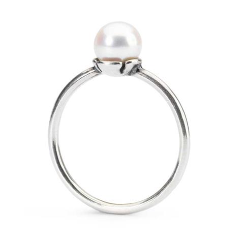 Delicate Pearl Ring image