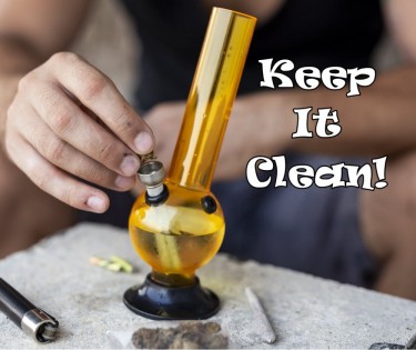 CLEAN YOUR BONG TIPS