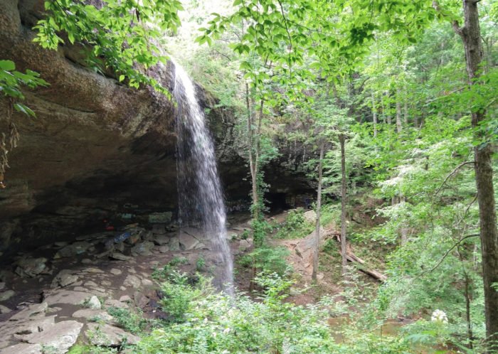 This Easy Breezy Waterfall Hike In Alabama Is A Must-Do For Nature Lovers