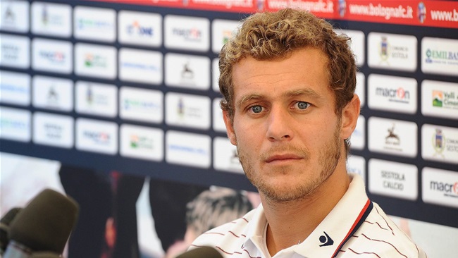 United support Diamanti as Italy suffers