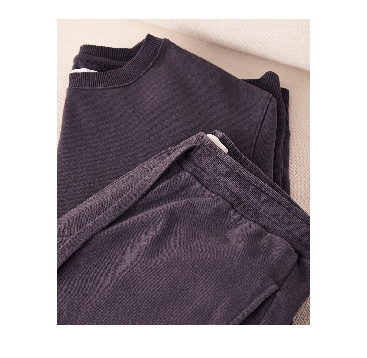 Reeve Lounge Sweat Charcoal  | Assembly Label