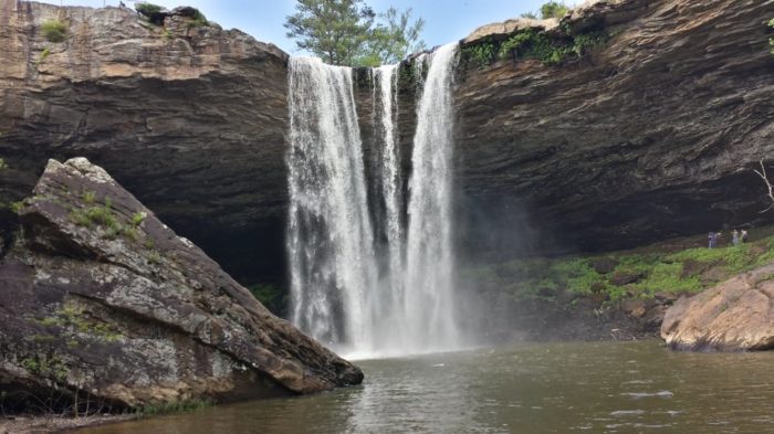 A Visit To This Magnificent Waterfall Will Make You Appreciate Alabama''s Natural Scenic Beauty