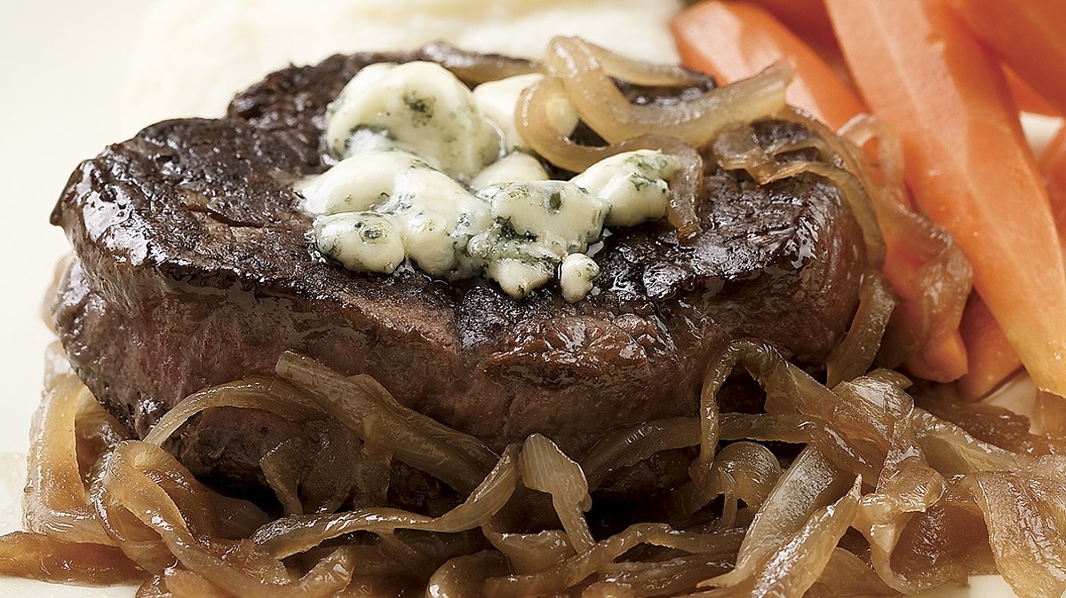 Seared steaks with caramelized onions & gorgonzola