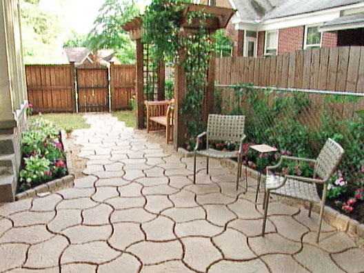 A Backyard Patio that Goes Down Easily and Stays Flat - screenshot