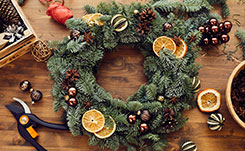 5 DIY alternative Christmas wreath ideas