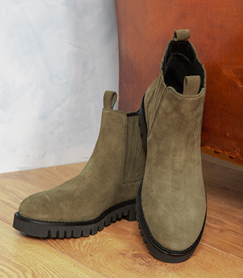 SLIP ON CHUNKY CHELSEA BOOTS