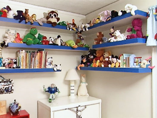 Floating Shelves Create an Almost Magical Display for a Childs Favorite Belongings - screenshot