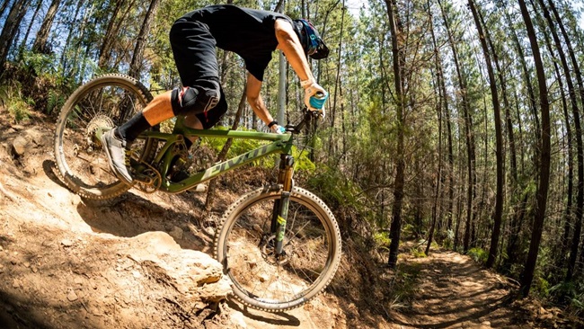 TESTED: Pivot Switchblade