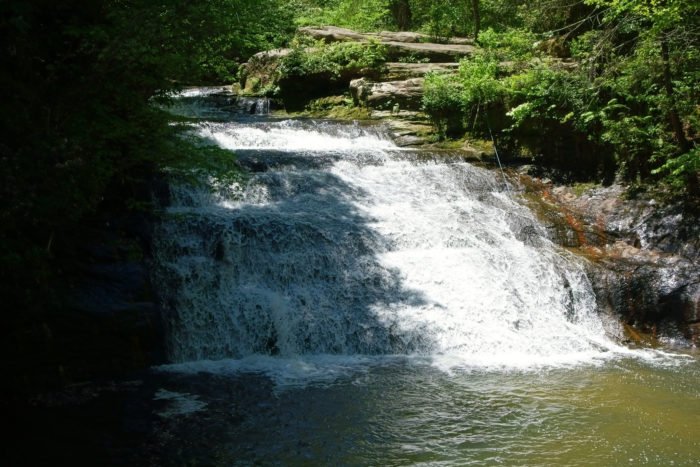 Under 1 Mile Long, Kinlock Falls Trail Is A Totally Kid-Friendly Hike In Alabama