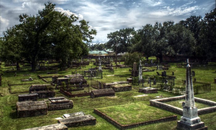 You Won''t Want To Visit This Notorious Alabama Cemetery Alone Or After Dark