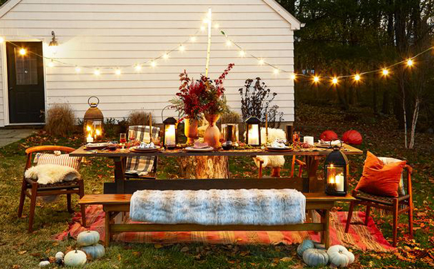 HOW TO HOST AN OUTDOOR THANKSGIVING!