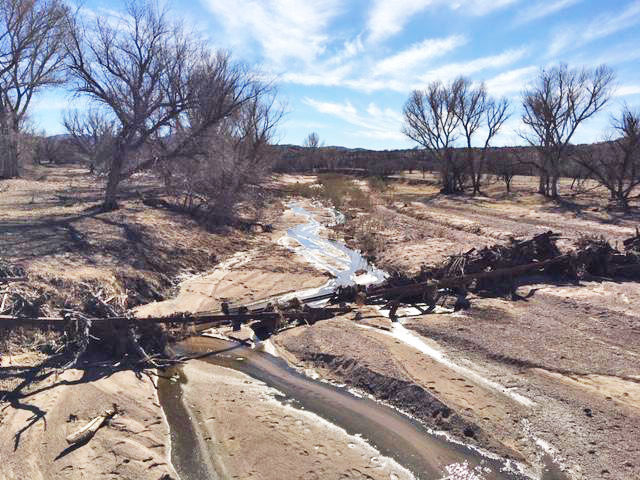 Aguas residuales tratadas fluyen a travs de la frontera al este de Nogales