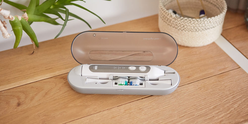 Platinum Sonic Toothbrush & USB Sanitizing Case