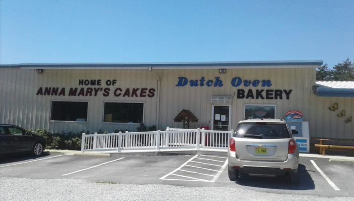 You''ll Find A Little Bit Of Everything At This Amazing Mom & Pop Bakery In Alabama
