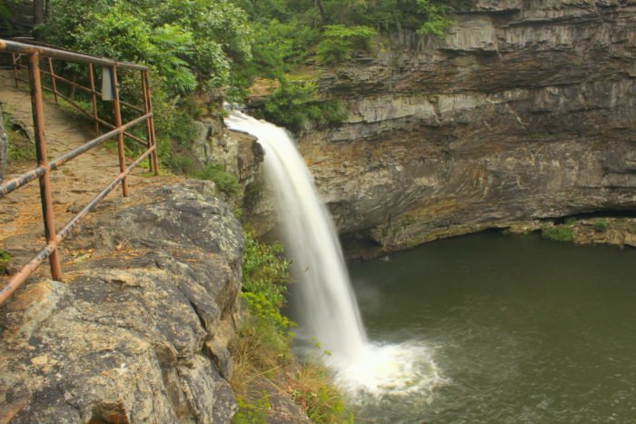 10 Amazing Natural Wonders Hiding In Plain Sight In Alabama - No Strenuous Hiking Required