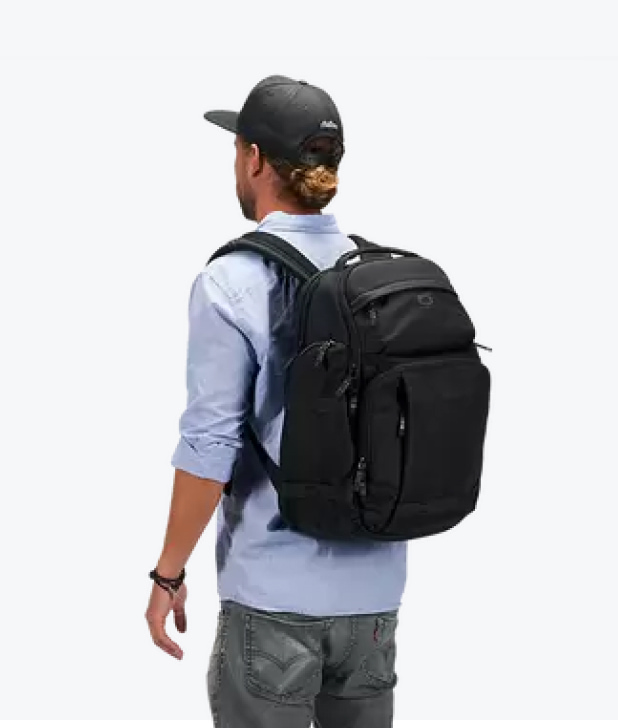 Man modeling the 525 backpack