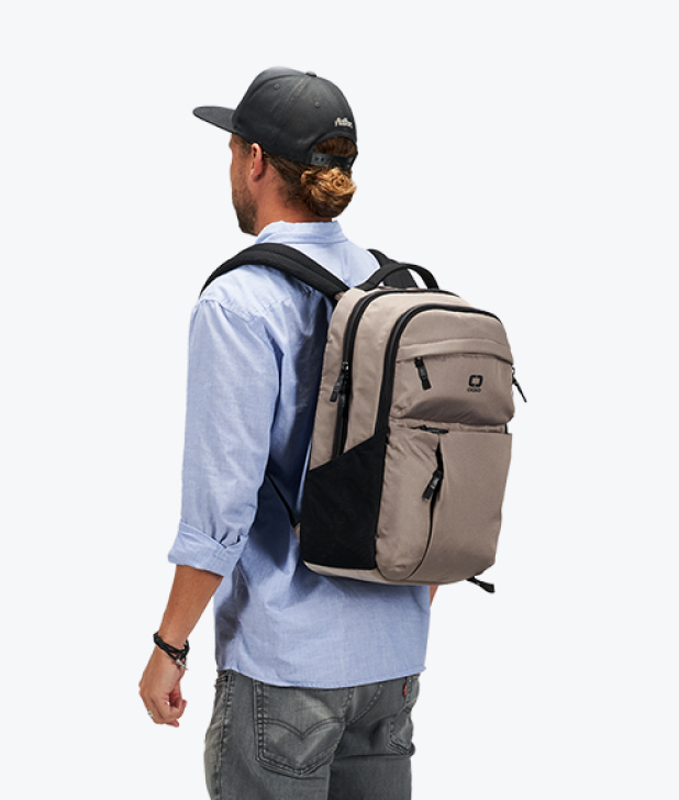 Man Modeling Pace 20 Backpack