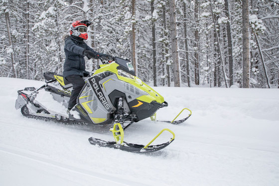 guide to snowmobiling image