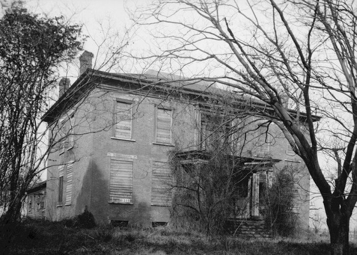 These 10 Hauntings In Alabama Will Send Chills Down Your Spine