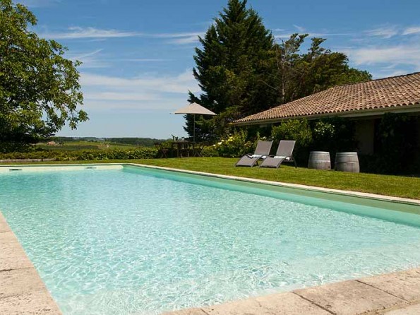 Vineyard cottage with pool and tennis