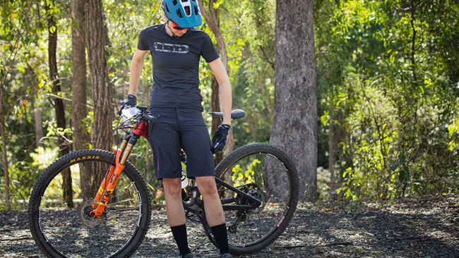 TESTED: Ion women''s MTB clothing