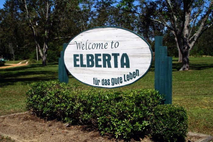 Elberta Is A Charming Small Town In Alabama Where Life Runs At Its Own Pace