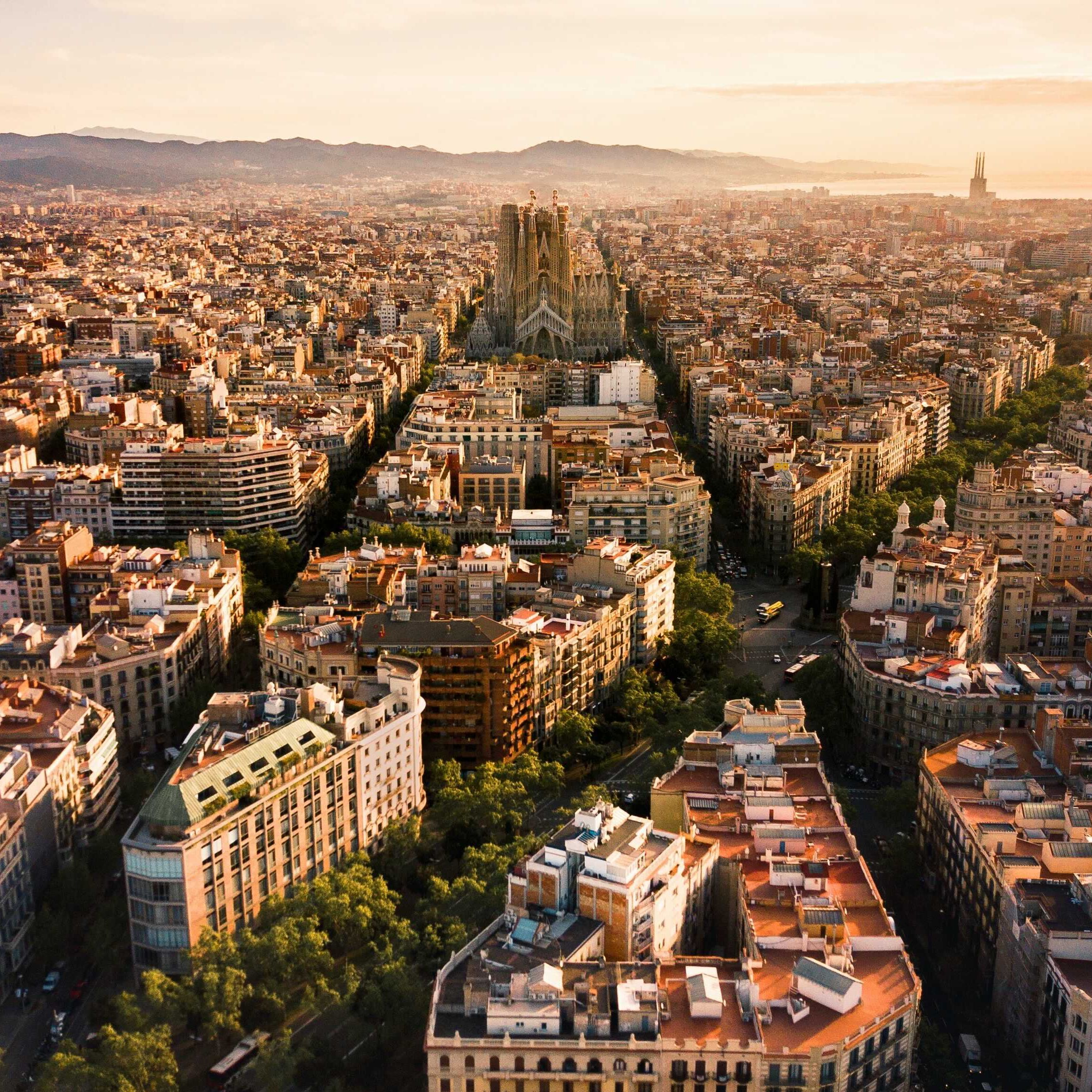 www.theguardian.com/world/2020/nov/11/barcelona-launches-10-year-plan-to-reclaim-city-streets-from-cars