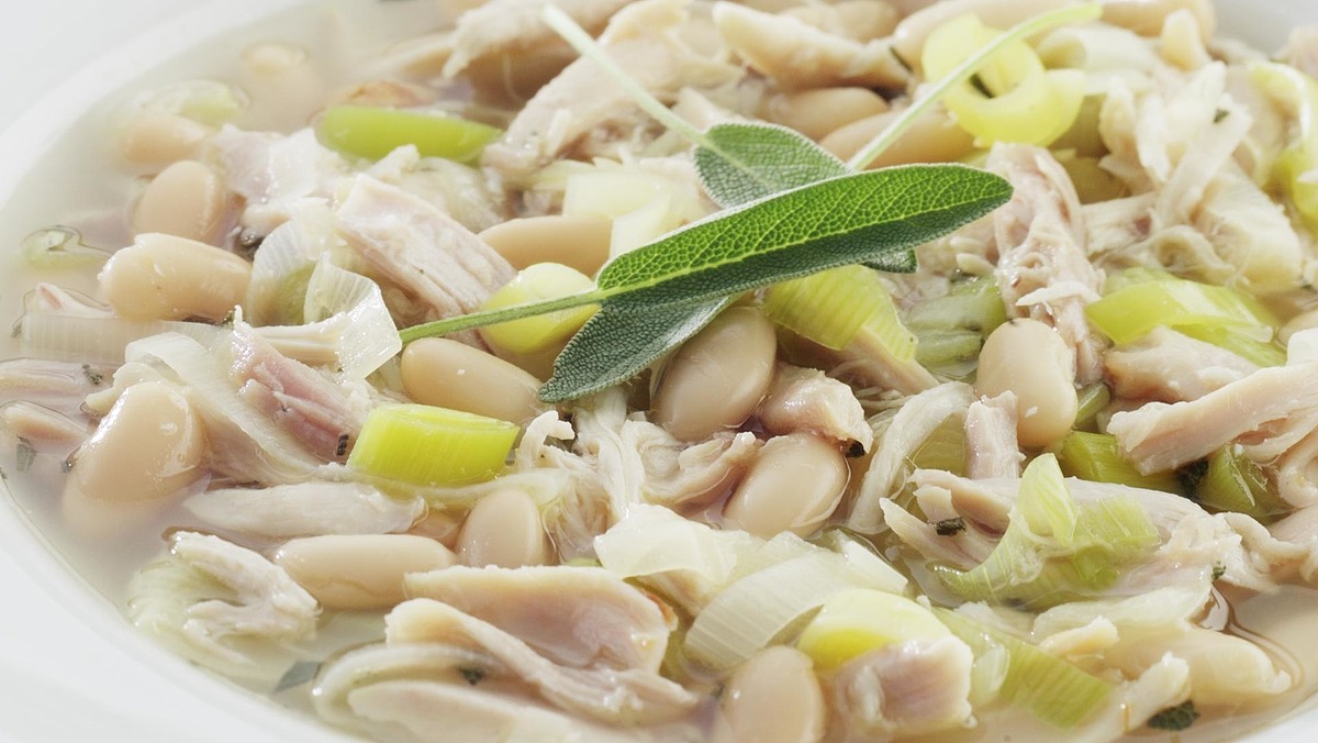 Chicken and white bean soup