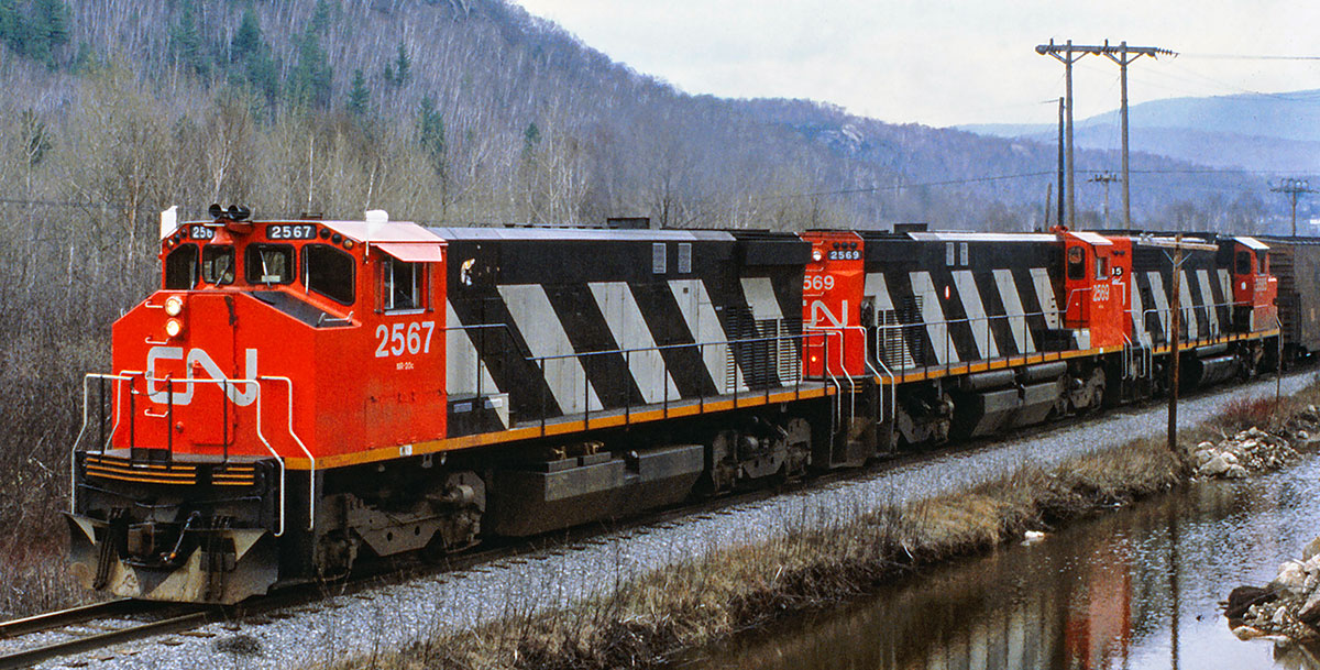 Rapido M420 Locomotive