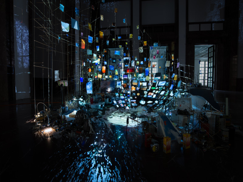 <b>Sarah Sze</b>