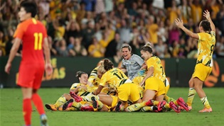 'Hopefully this goes in': Watch the Matildas' incredible last minute equaliser