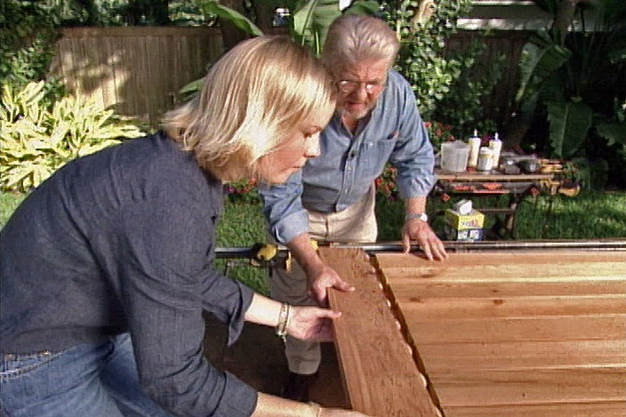 How to Build an Outdoor Table and Planter Boxes - screenshot