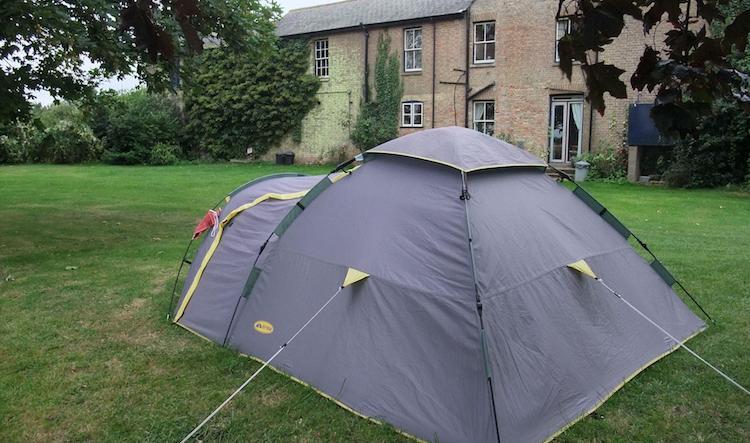 5 reasons to camp in your back garden