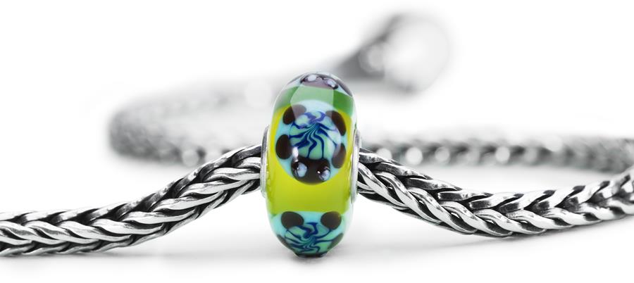 Unique bead with turtle