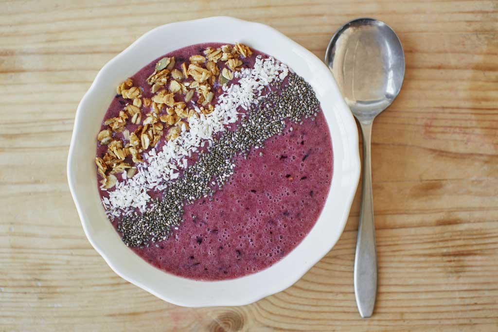 Banana and berry smoothie bowl