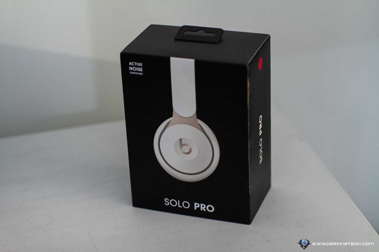 Apple Beats amazing noise-cancelling headphones  Beats Solo Pro Review