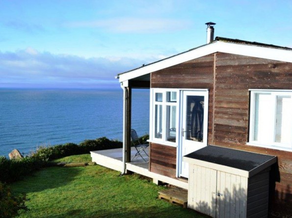 Seaview cabin in Cornwall