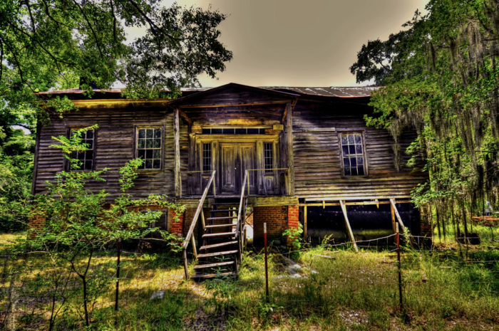 This Spooky Small Town In Alabama Could Be Right Out Of A Horror Movie