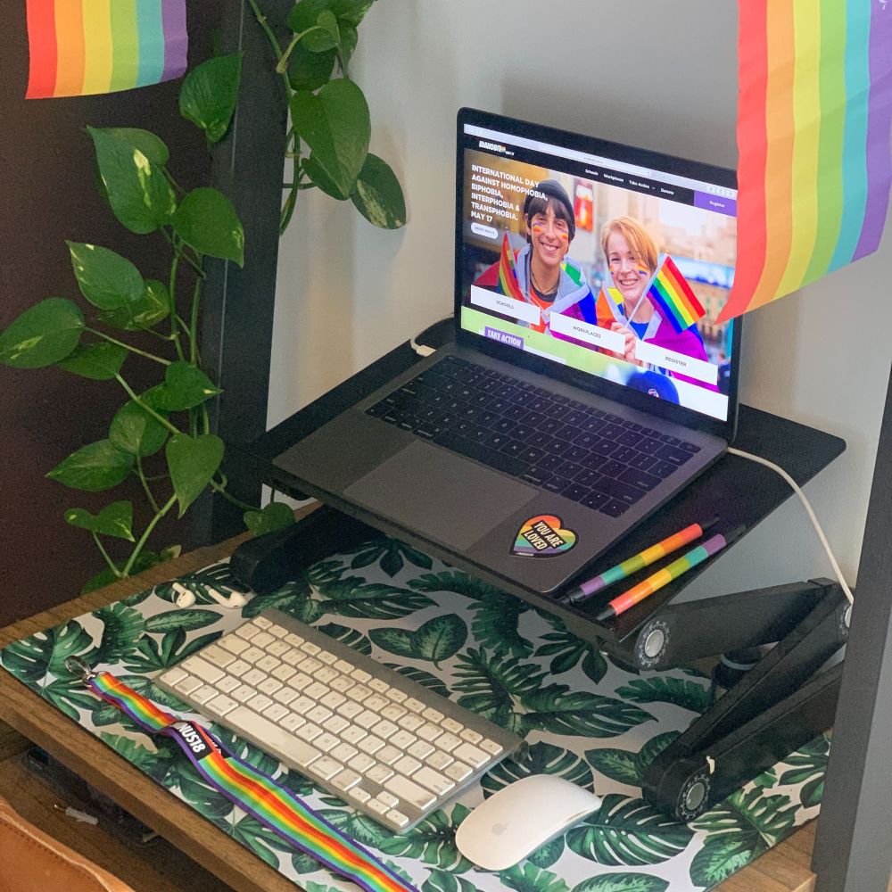 Desk pride packs