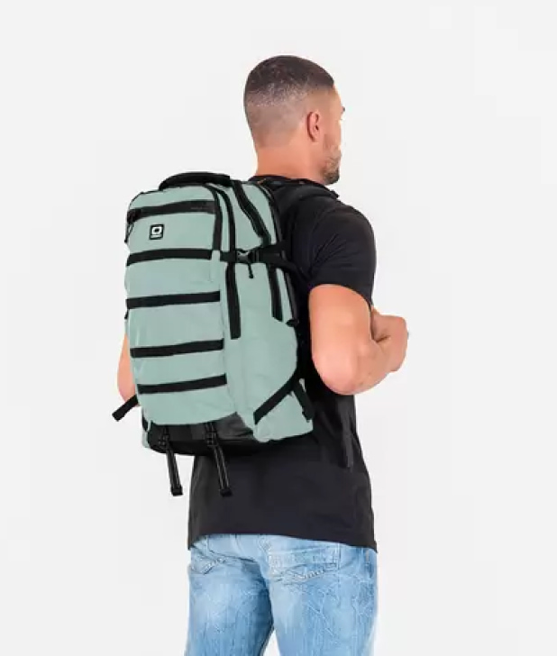 Man modelling the 525 backpack