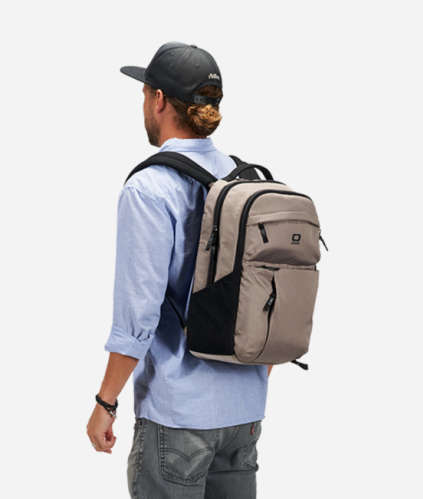 Man Modelling Pace 20 Backpack
