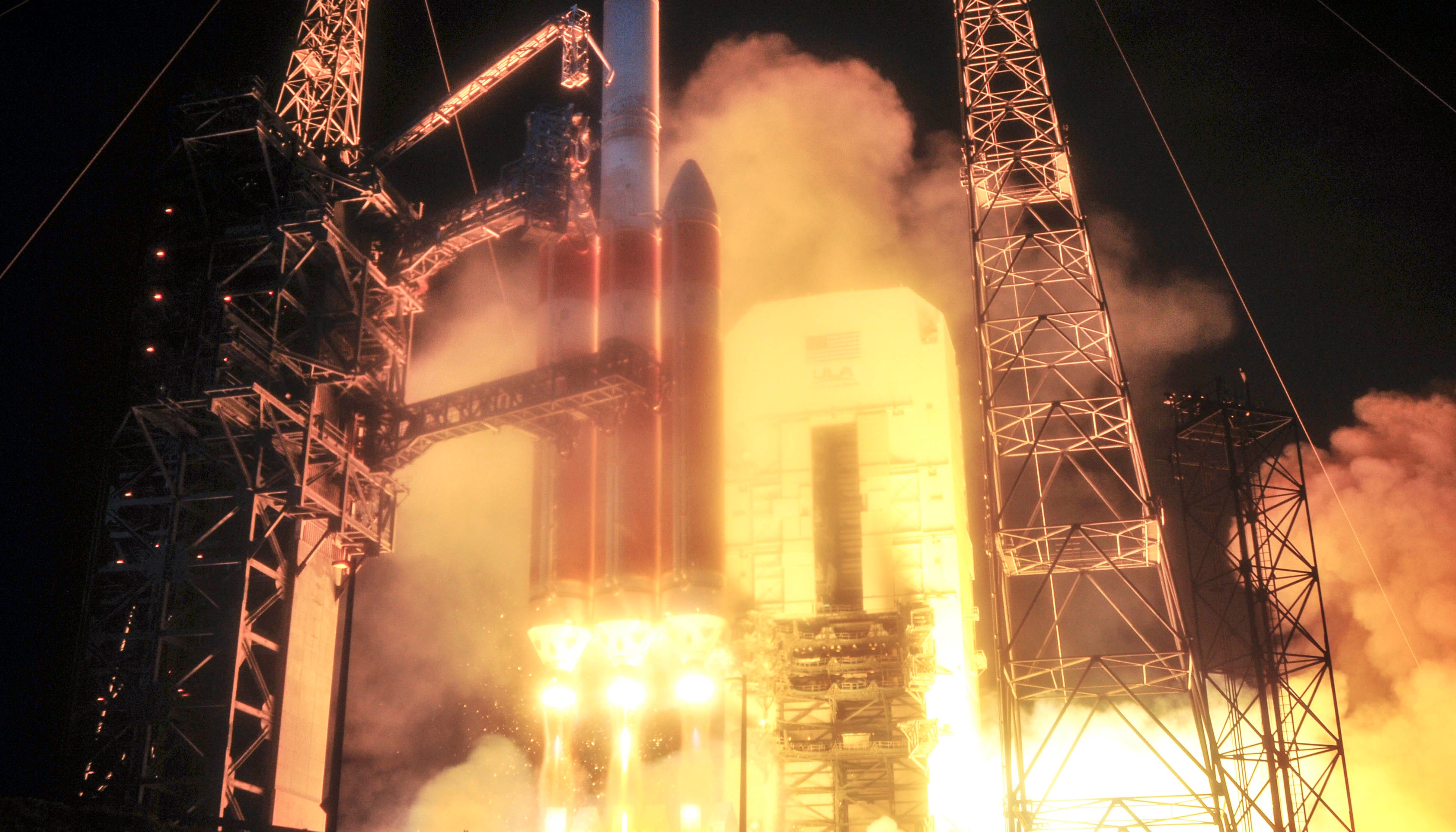 A United Launch Alliance Delta IV Heavy lifts off 